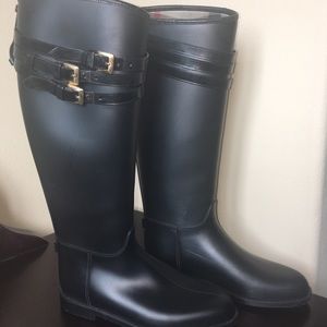 Classic Burberry Equestrian Rain Boots Size 9